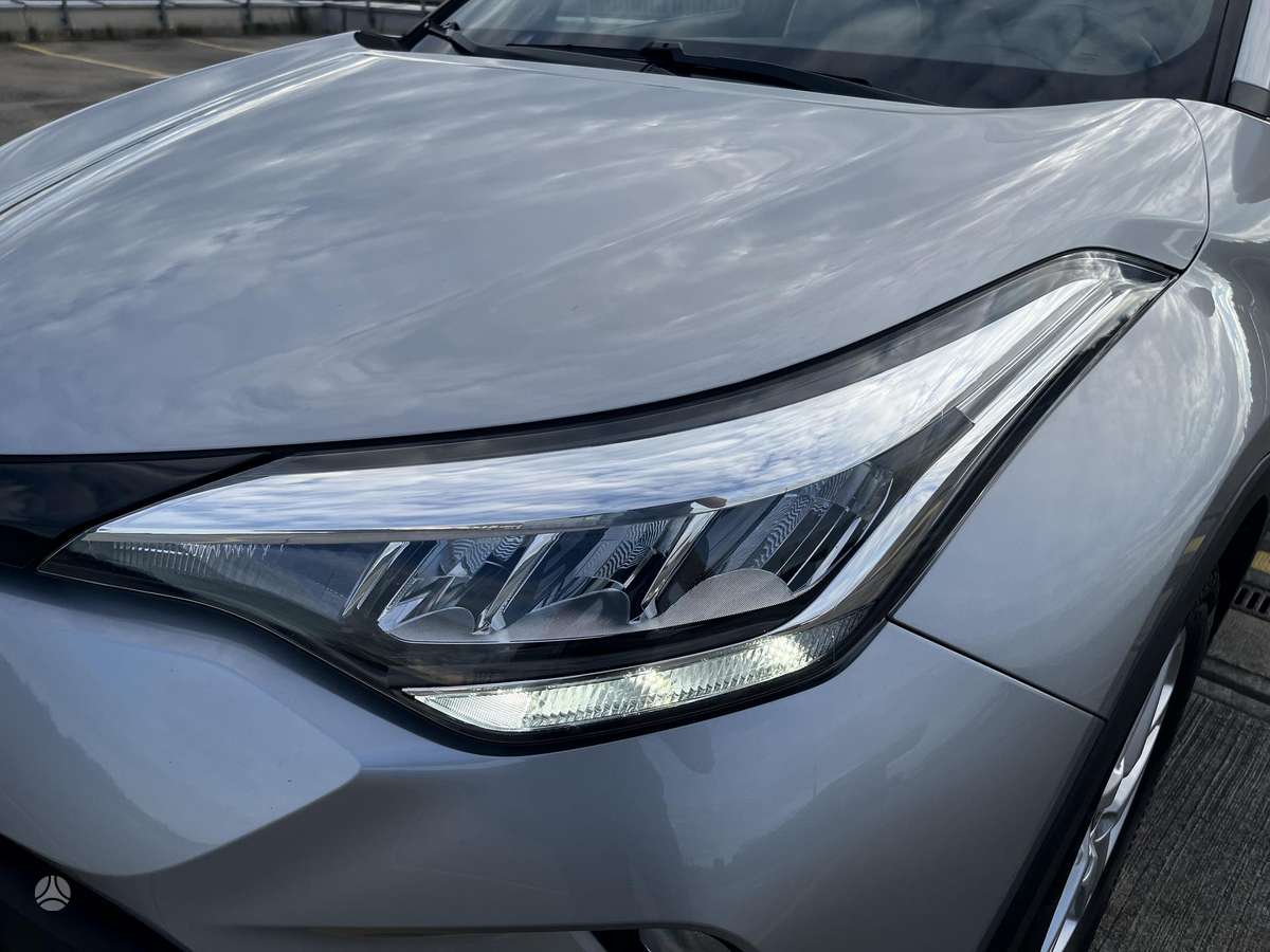 Toyota C-HR - 11