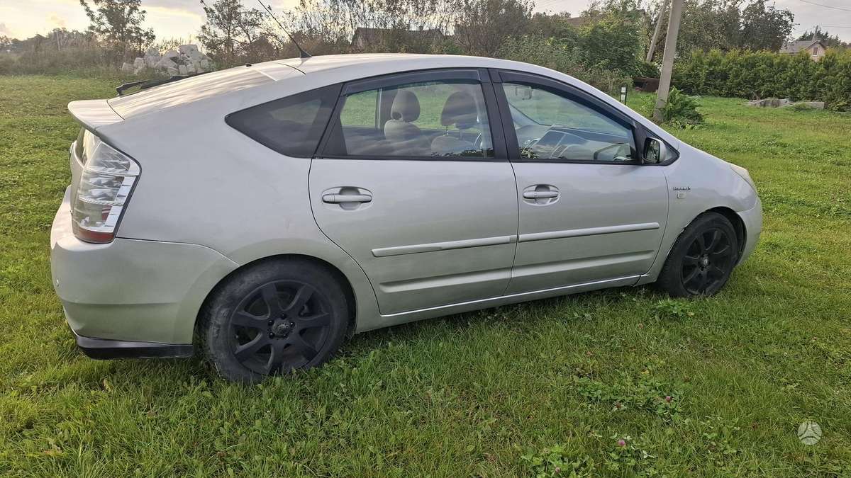 Toyota Prius - 9