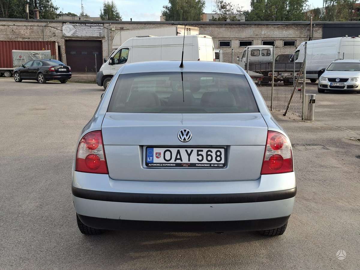 Volkswagen Passat - 4