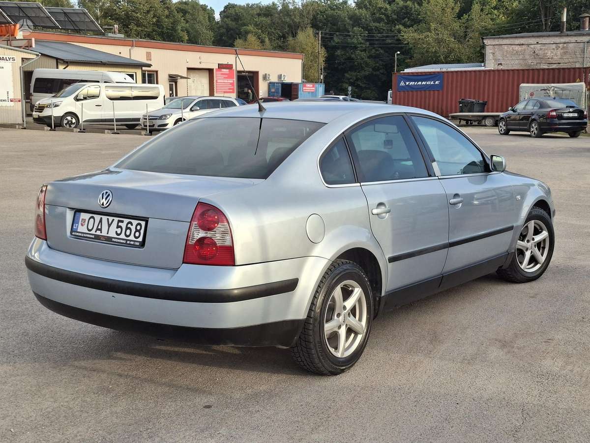 Volkswagen Passat - 5