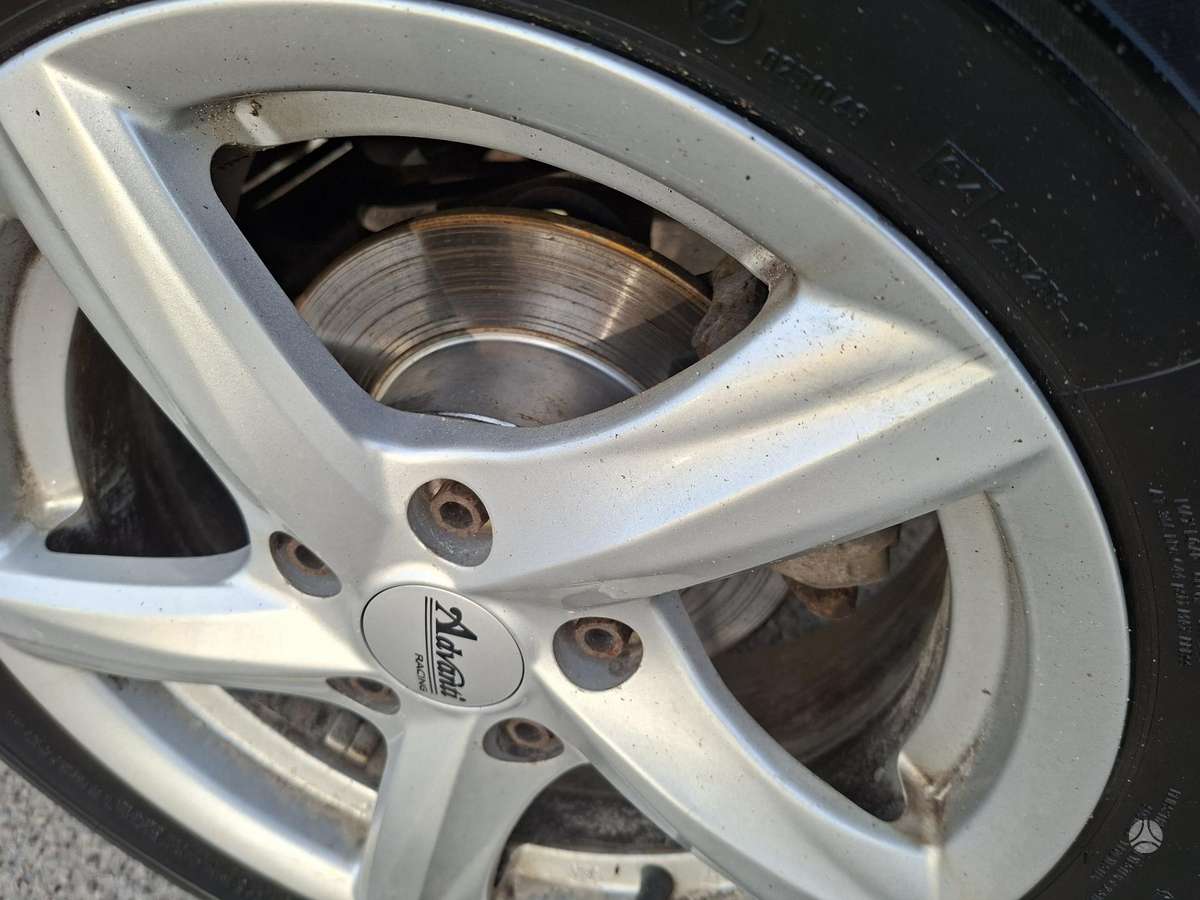 Volkswagen Passat - 10