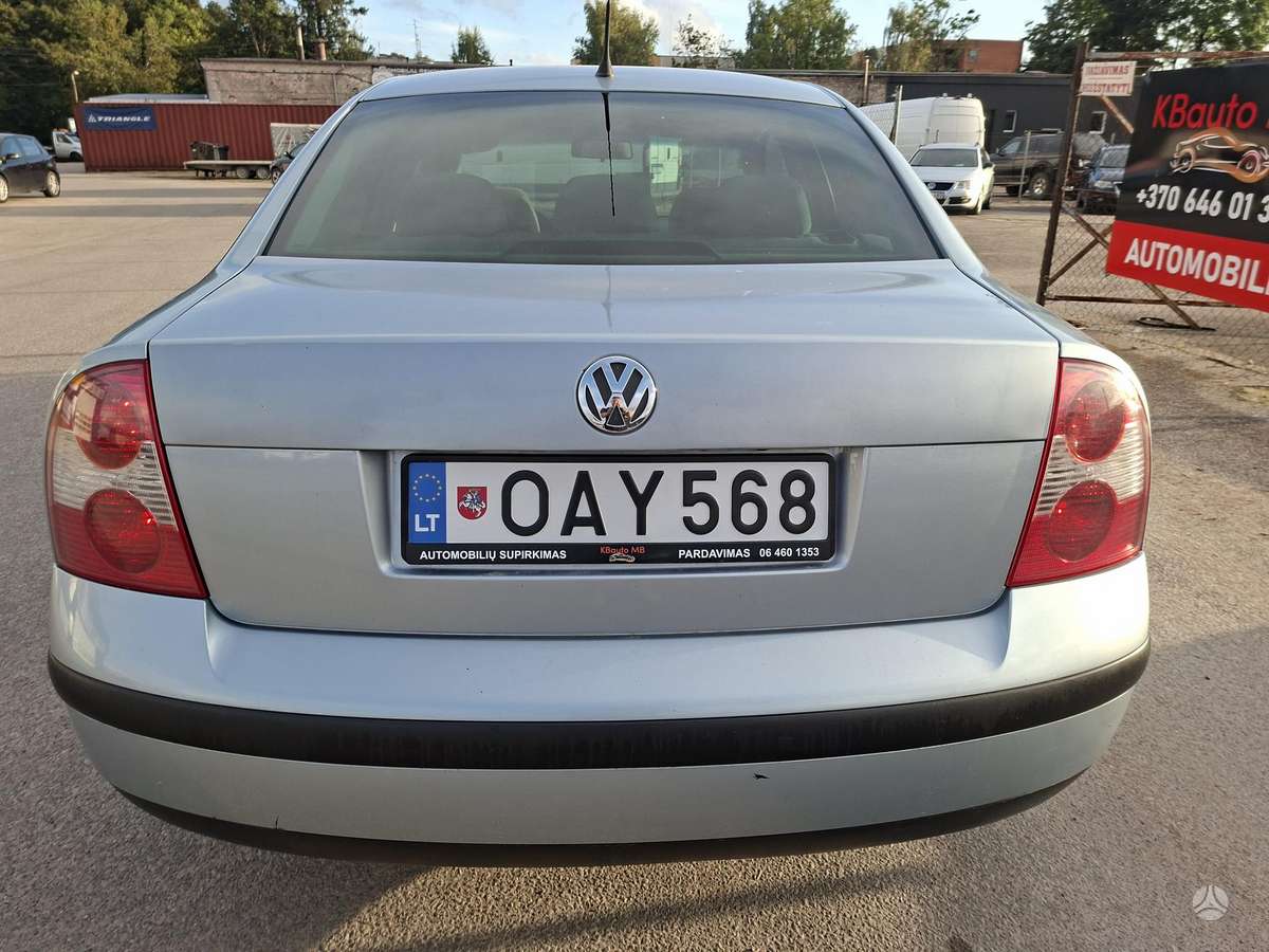 Volkswagen Passat - 11