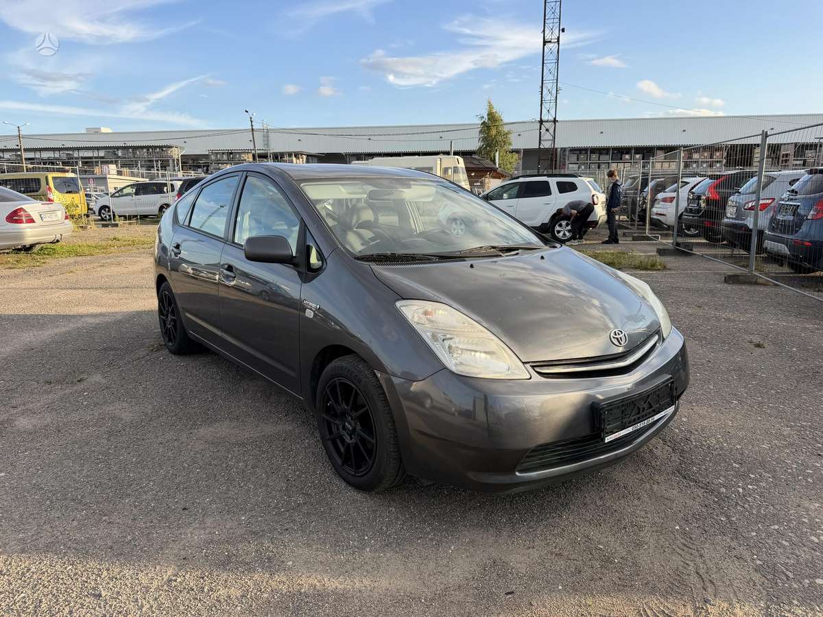Toyota Prius - 1