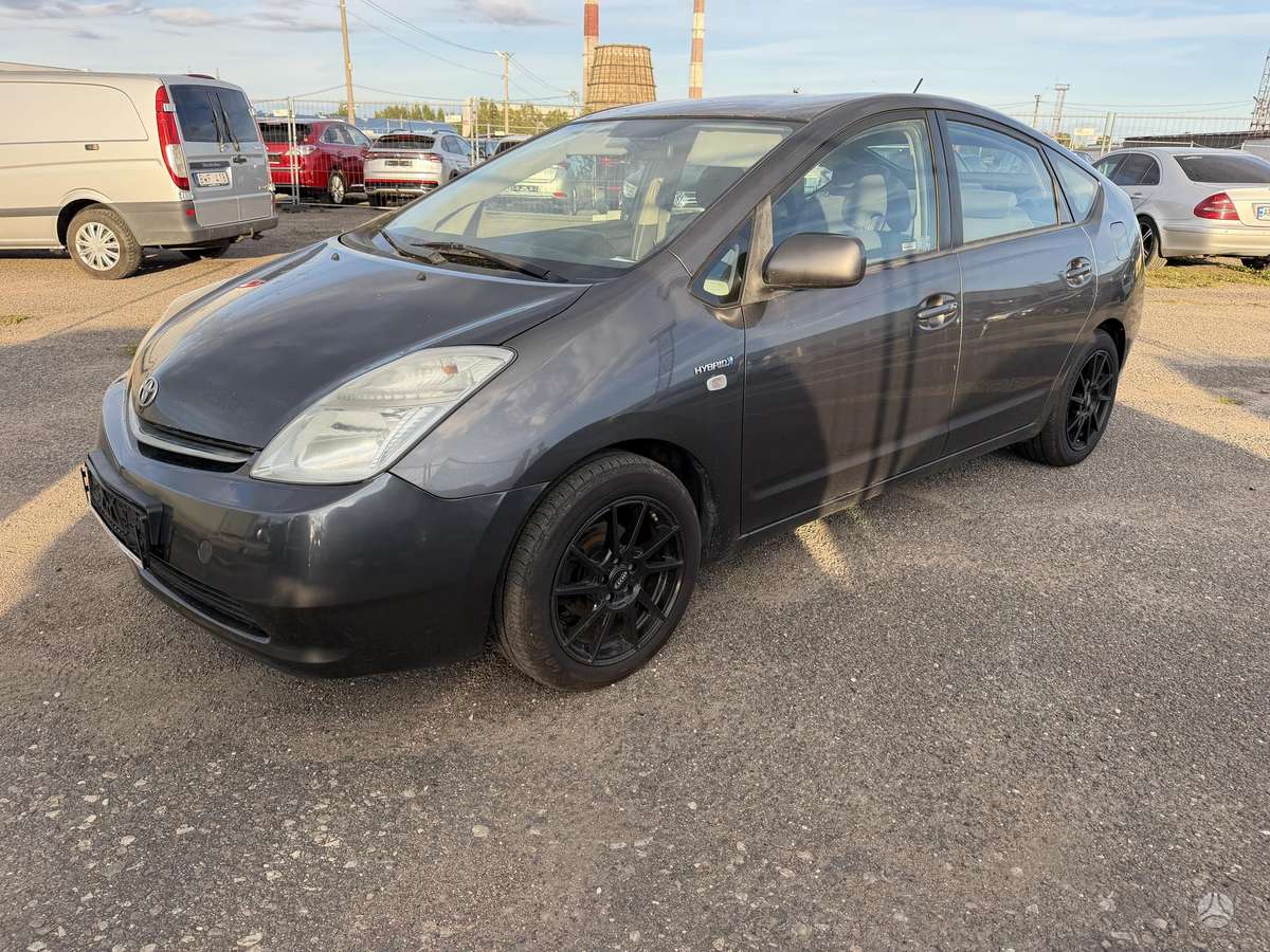 Toyota Prius - 2