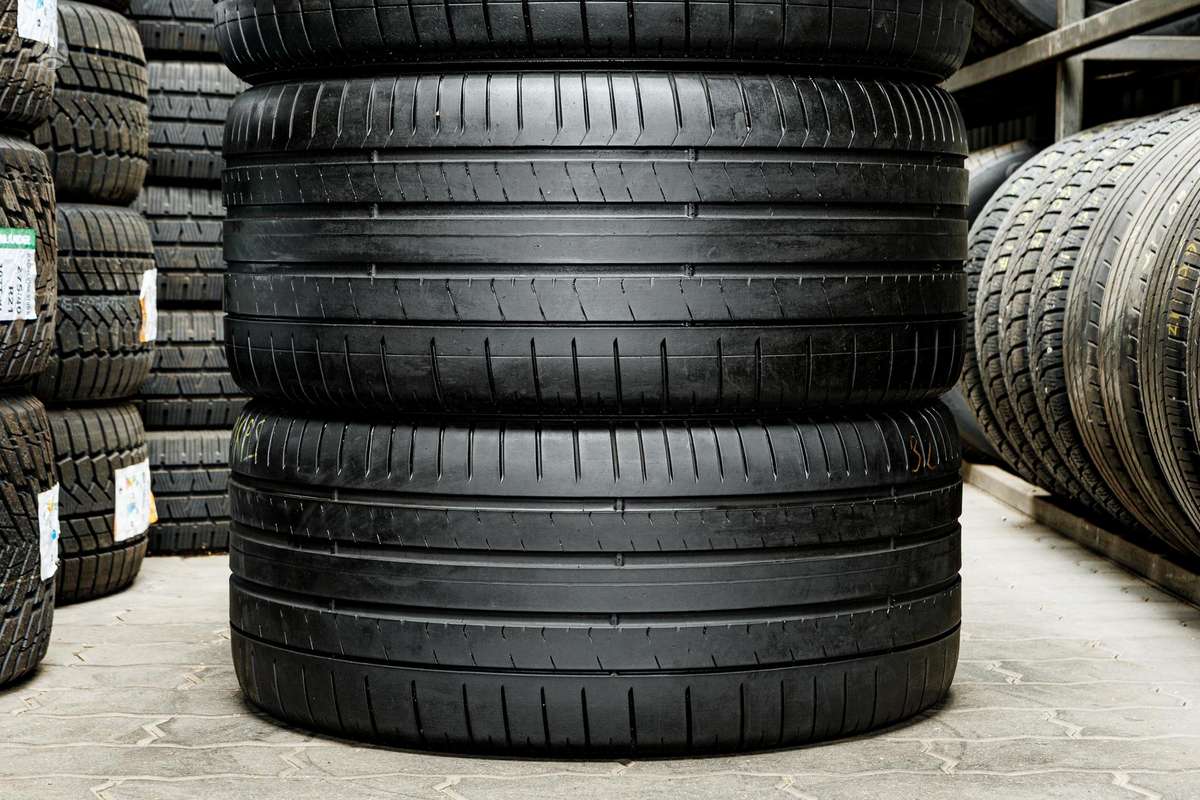Pirelli P Zero 4 (MO), summer 285/40 R22
