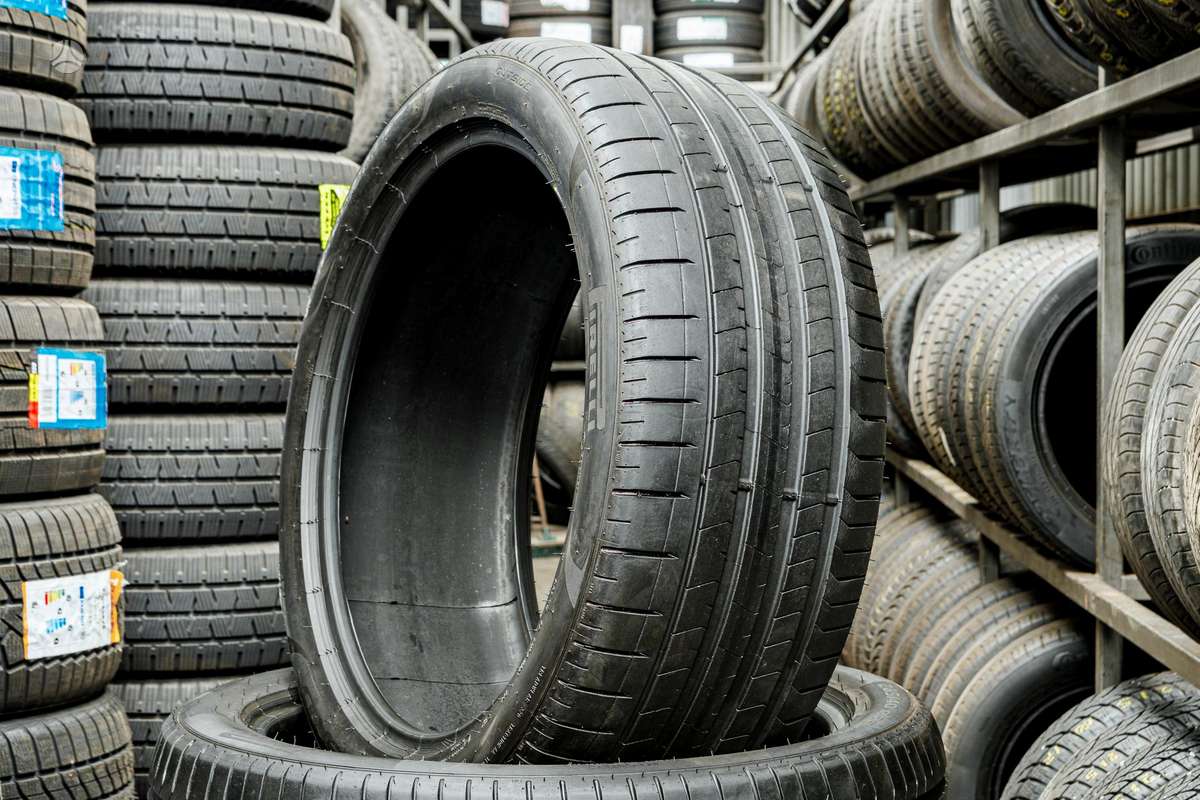Pirelli P Zero 4 (MO), vasarinės 285/40 R22