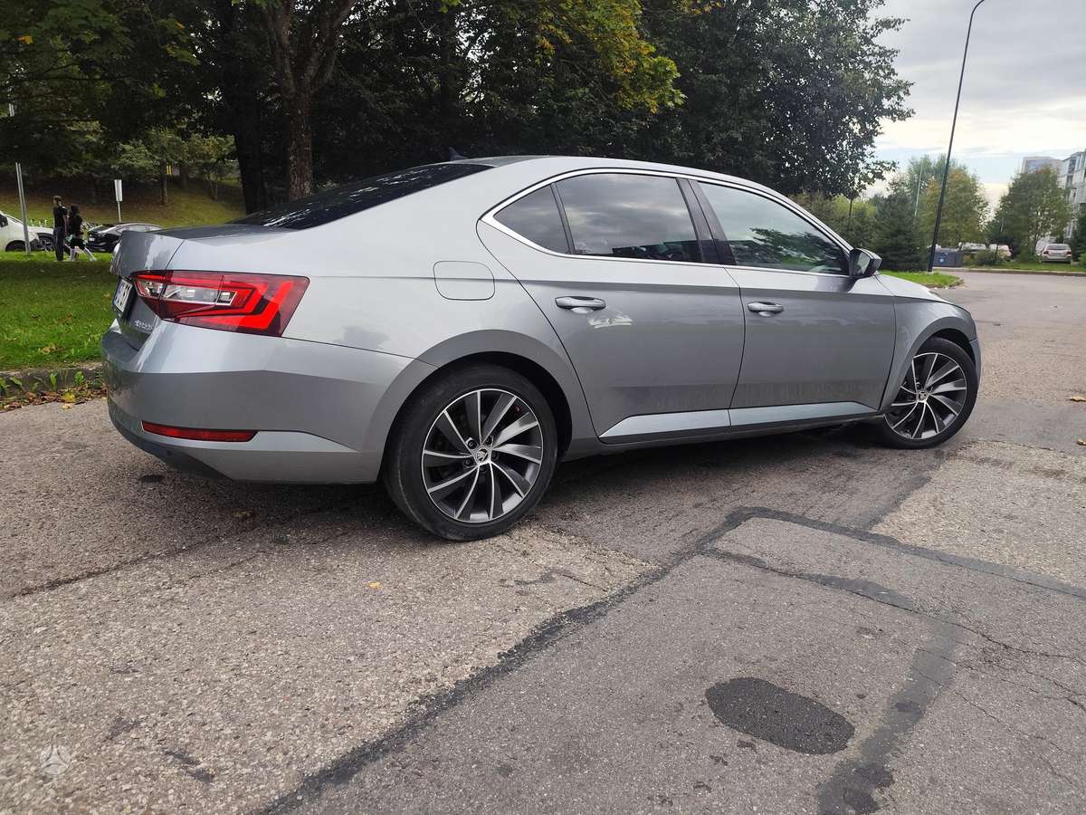 Skoda Superb, 1.8 l., Седан