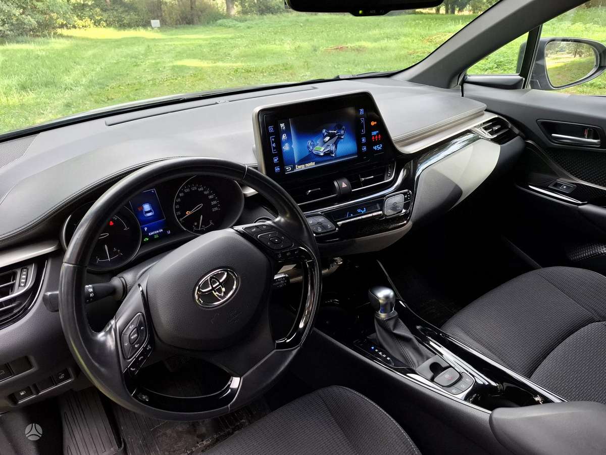 Toyota C-HR - 6