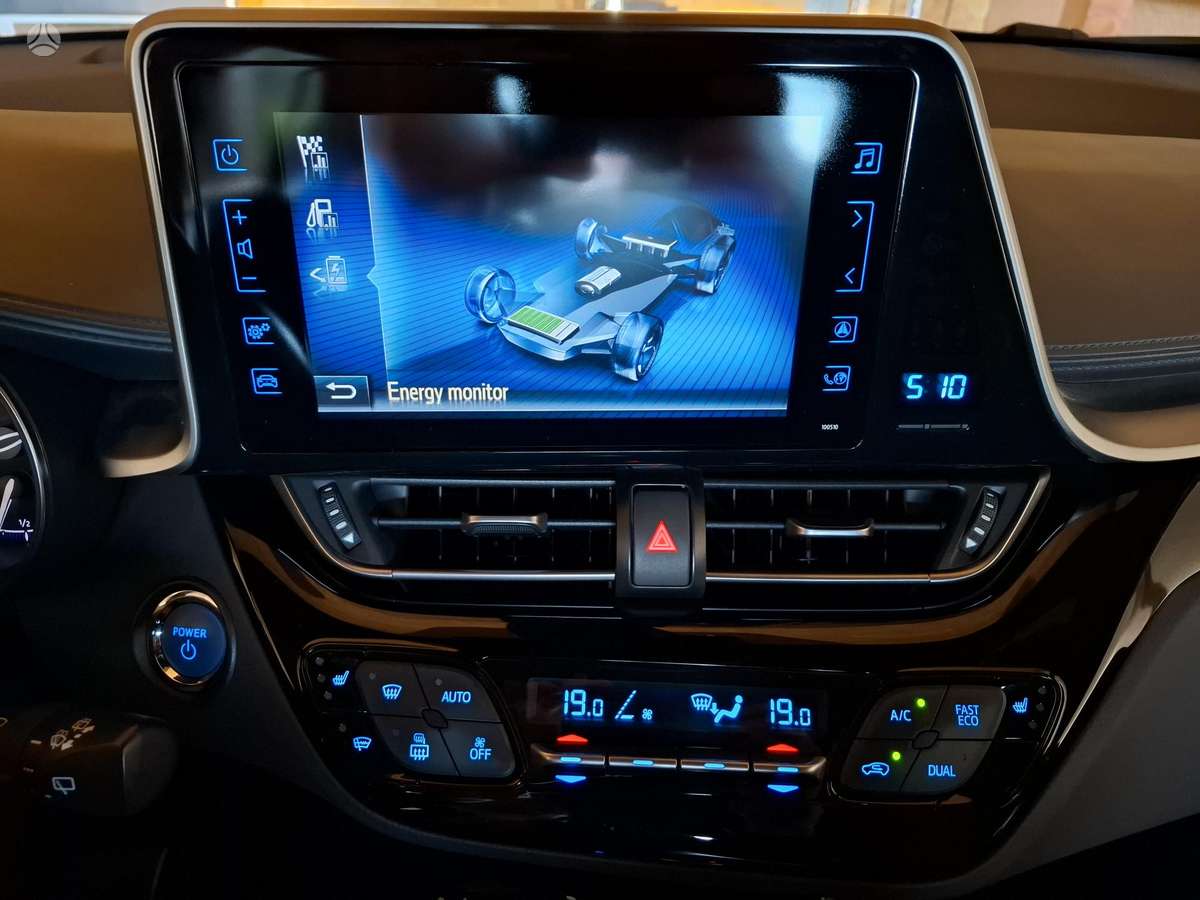 Toyota C-HR - 12