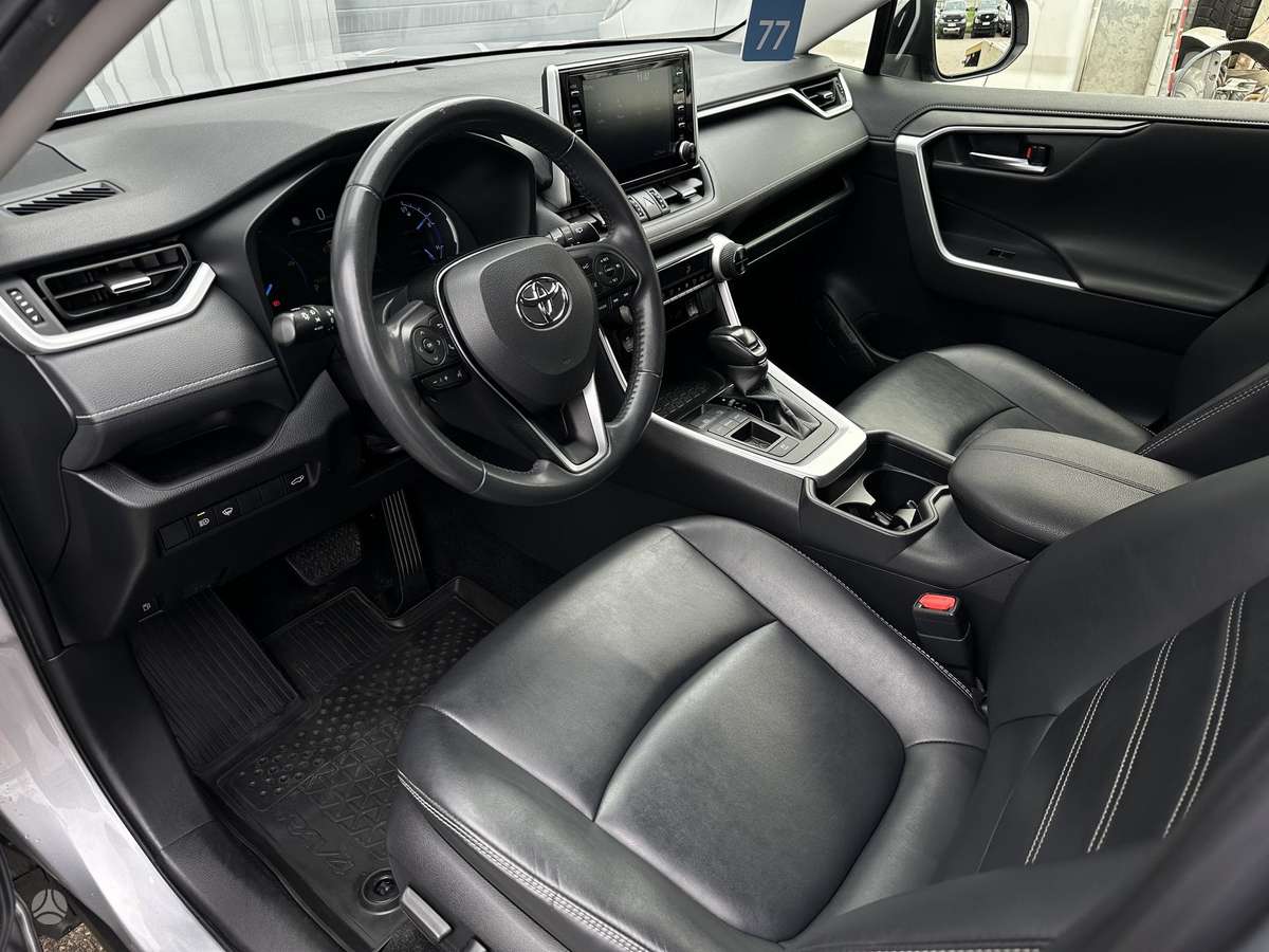 Toyota RAV4 - 9
