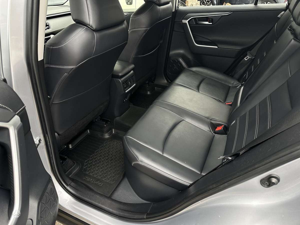 Toyota RAV4 - 11
