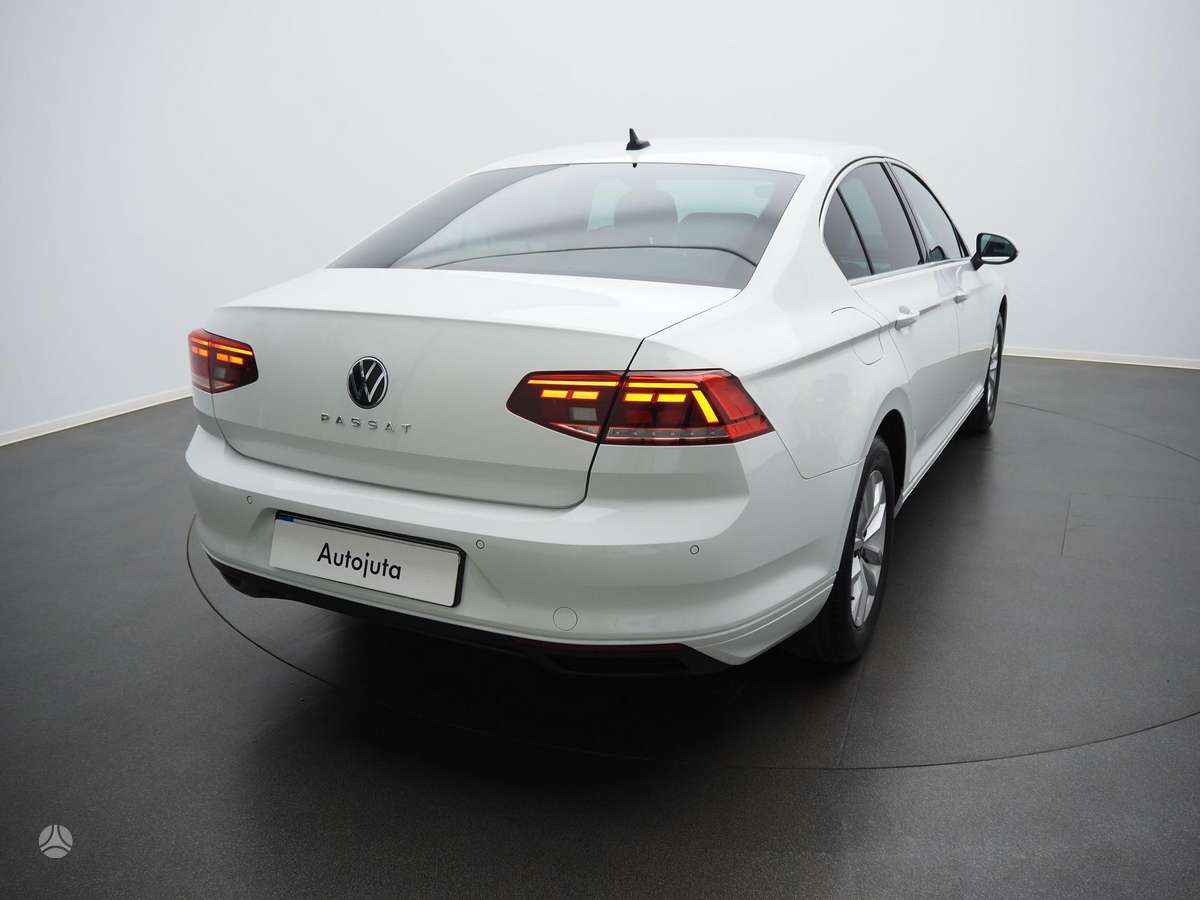 Volkswagen Passat - 4