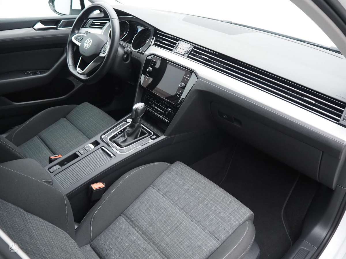 Volkswagen Passat - 10