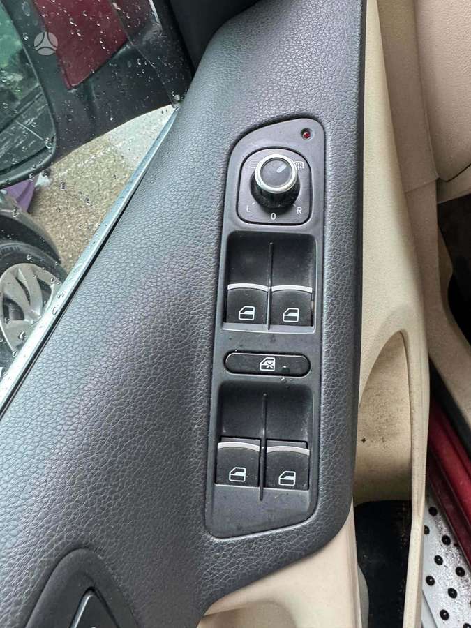 Volkswagen Tiguan - 8
