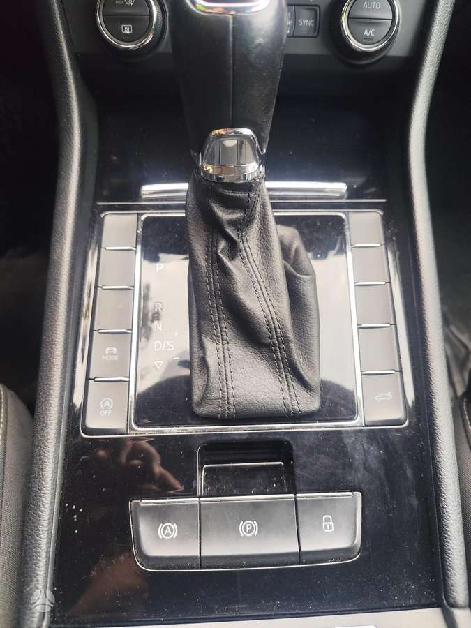 Skoda Superb, 1.8 l., Седан