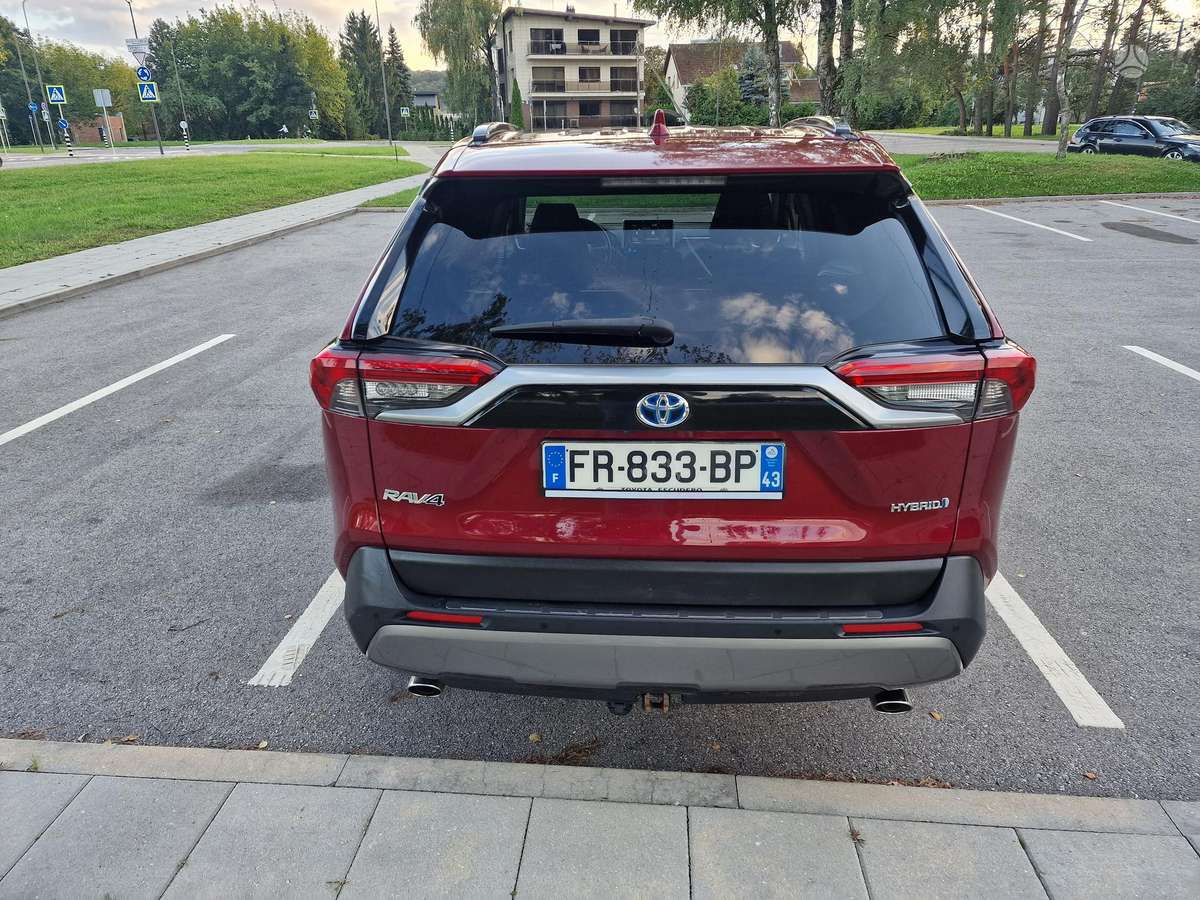 Toyota RAV4 - 6