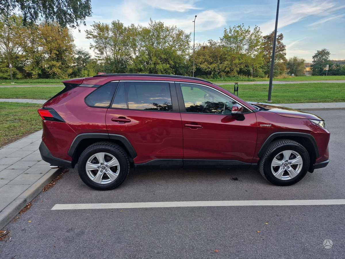 Toyota RAV4 - 8