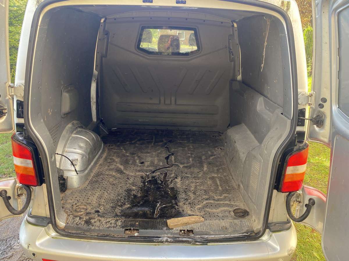 Volkswagen Transporter - 9