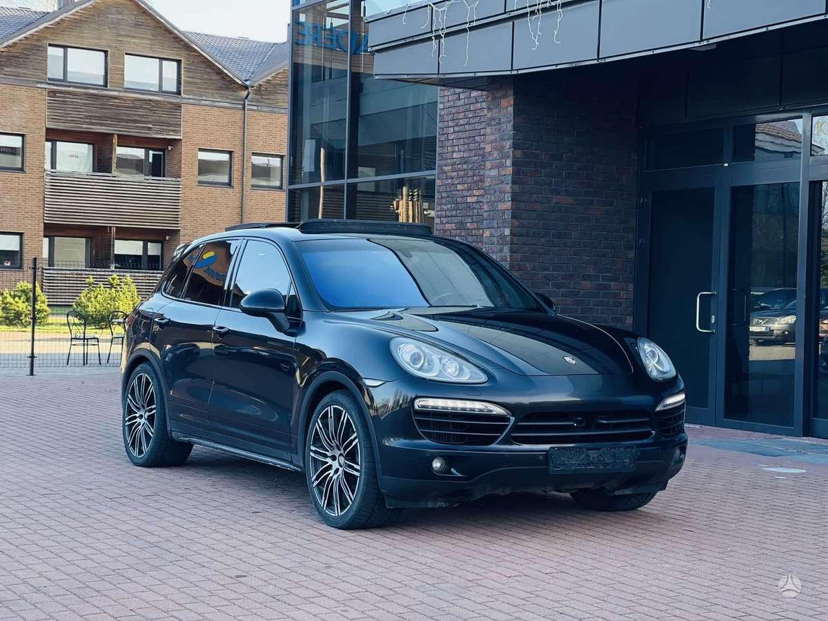 Porsche Cayenne - 2