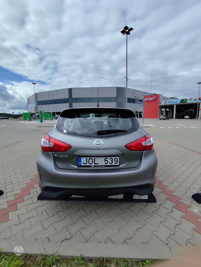 Nissan Pulsar, 1.2 l., hatchback