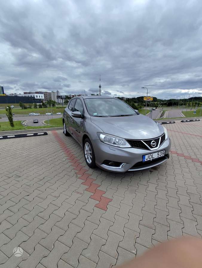Nissan Pulsar, 1.2 l., hatchback