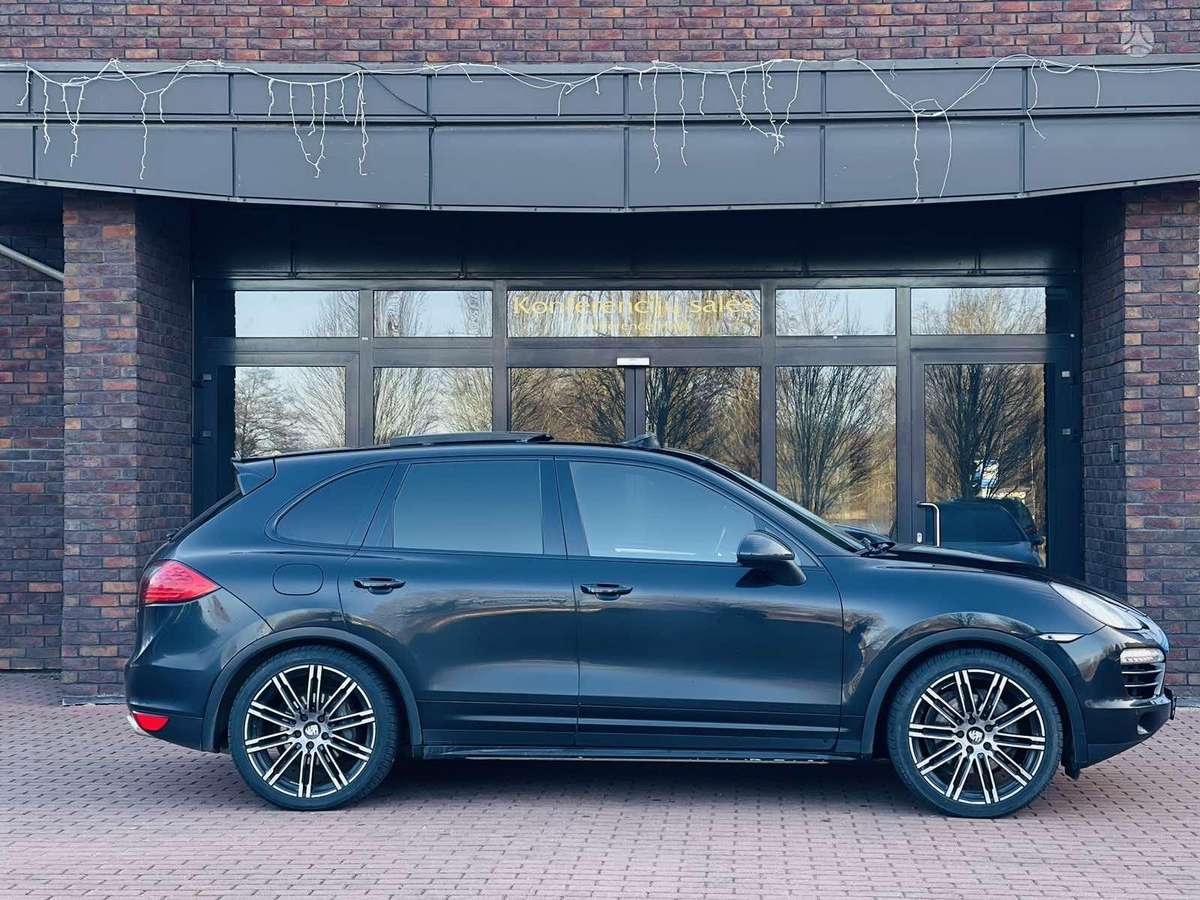 Porsche Cayenne - 4