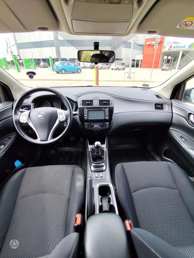 Nissan Pulsar, 1.2 l., hatchback