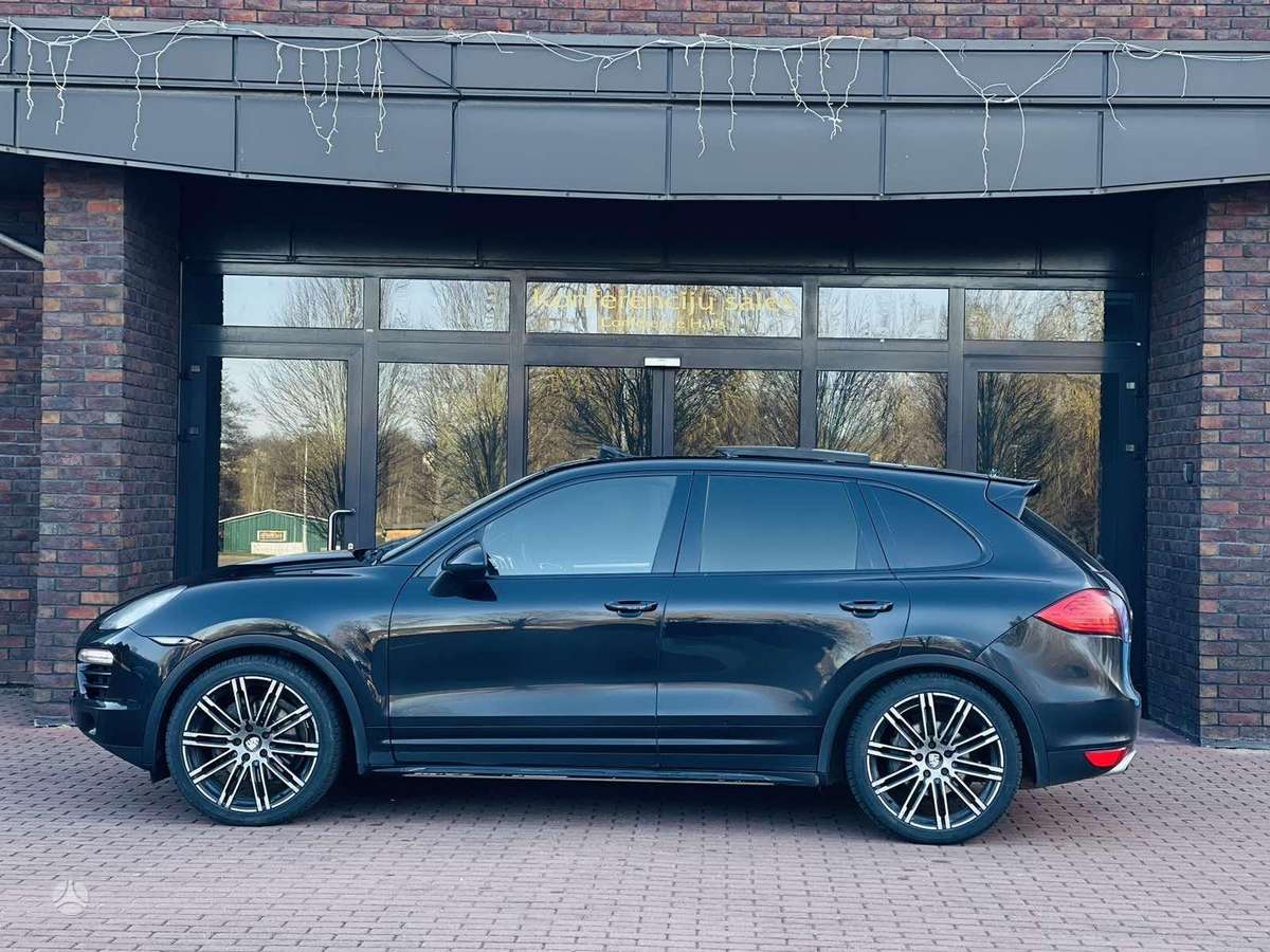 Porsche Cayenne - 5