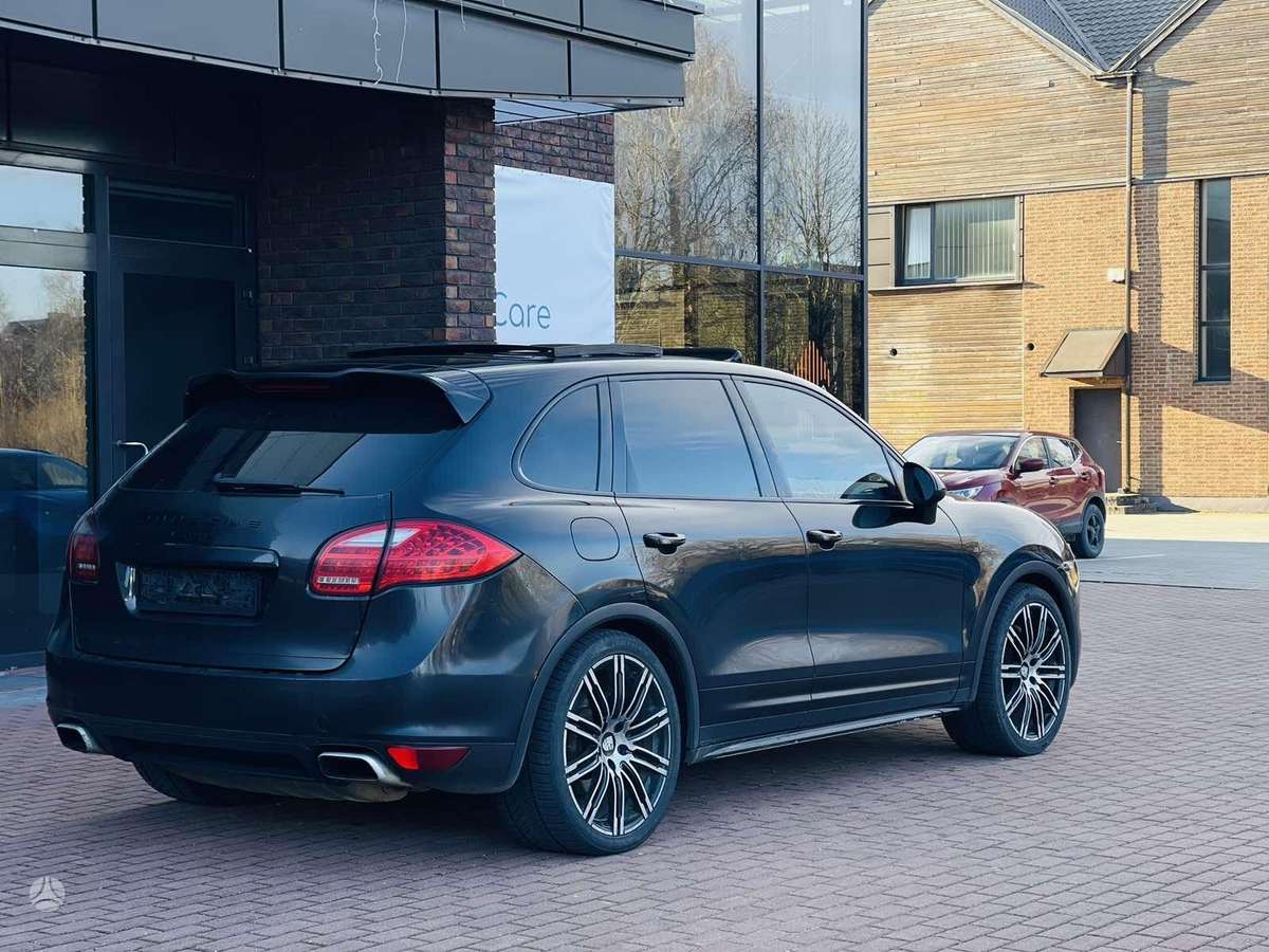 Porsche Cayenne - 6