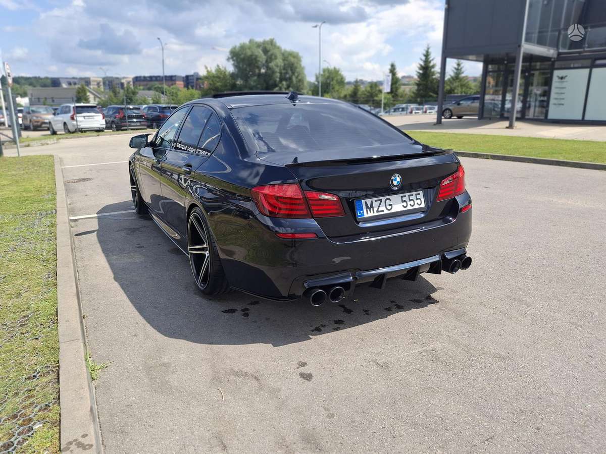 BMW 535, 3.5 l., Седан
