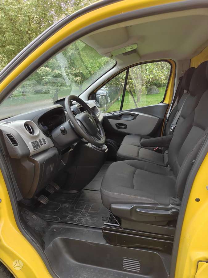 Renault Trafic - 10
