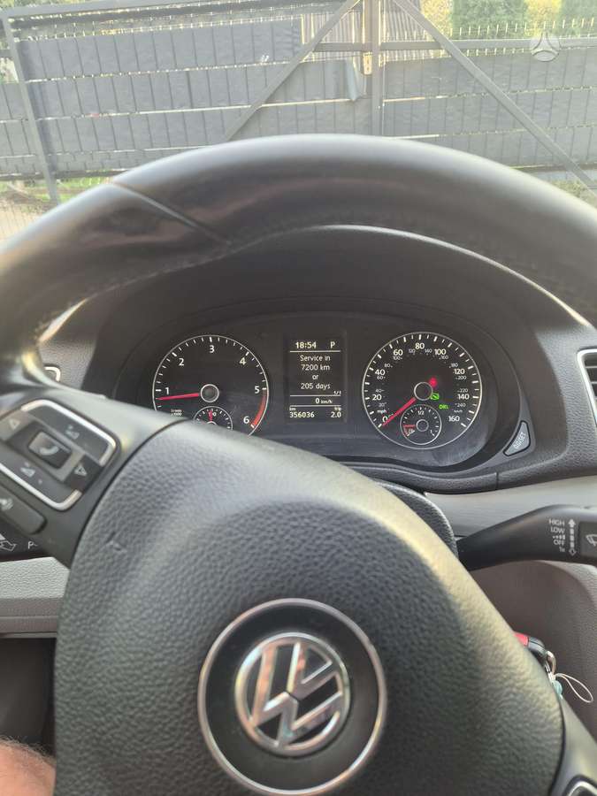 Volkswagen Passat - 9
