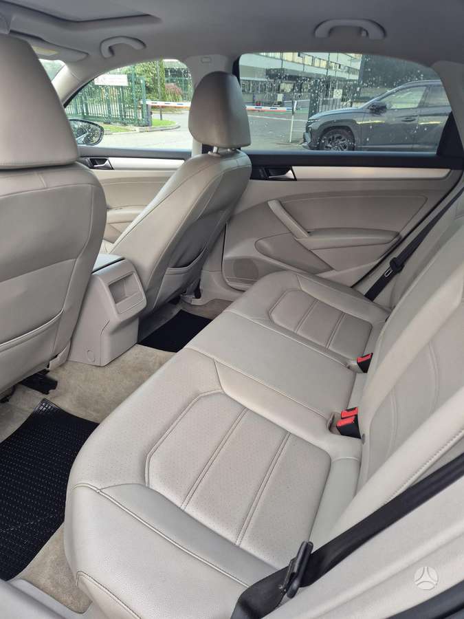 Volkswagen Passat - 10
