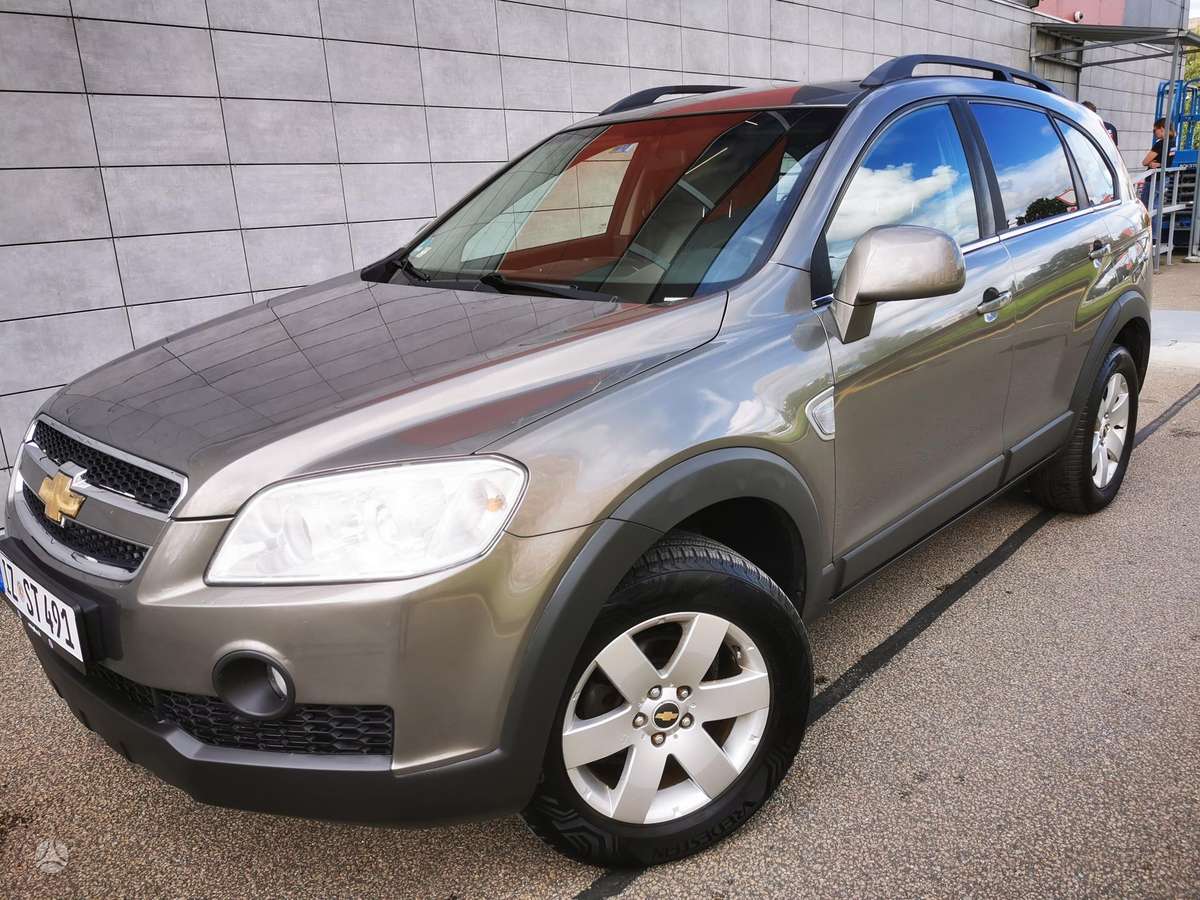 Chevrolet Captiva 2009 — interior