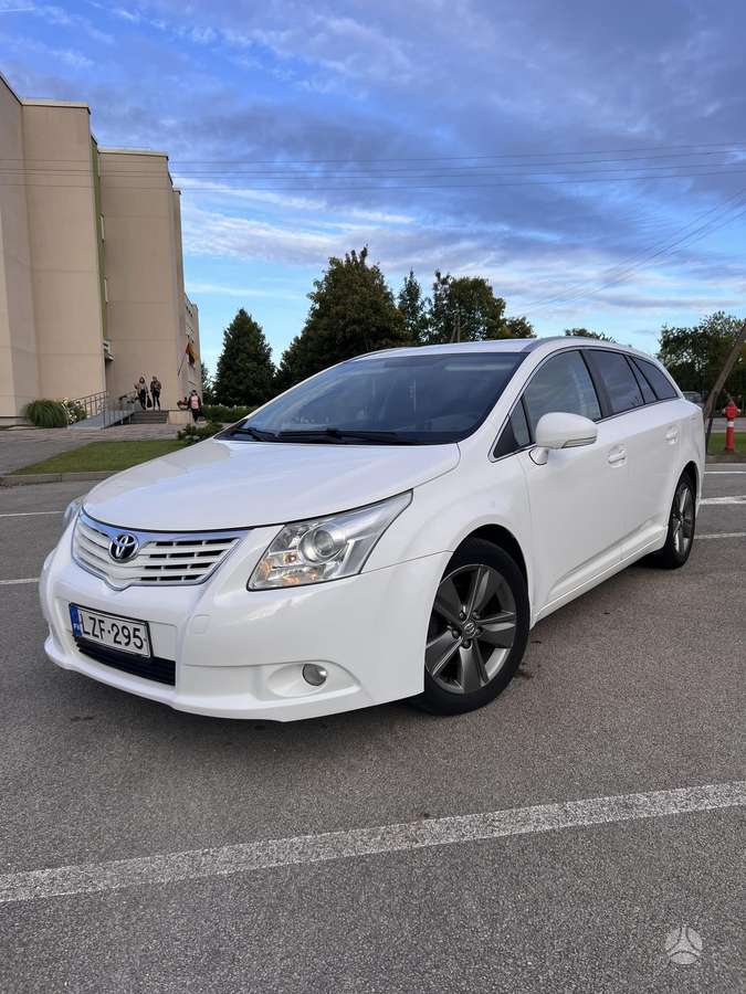 Toyota Avensis - 2