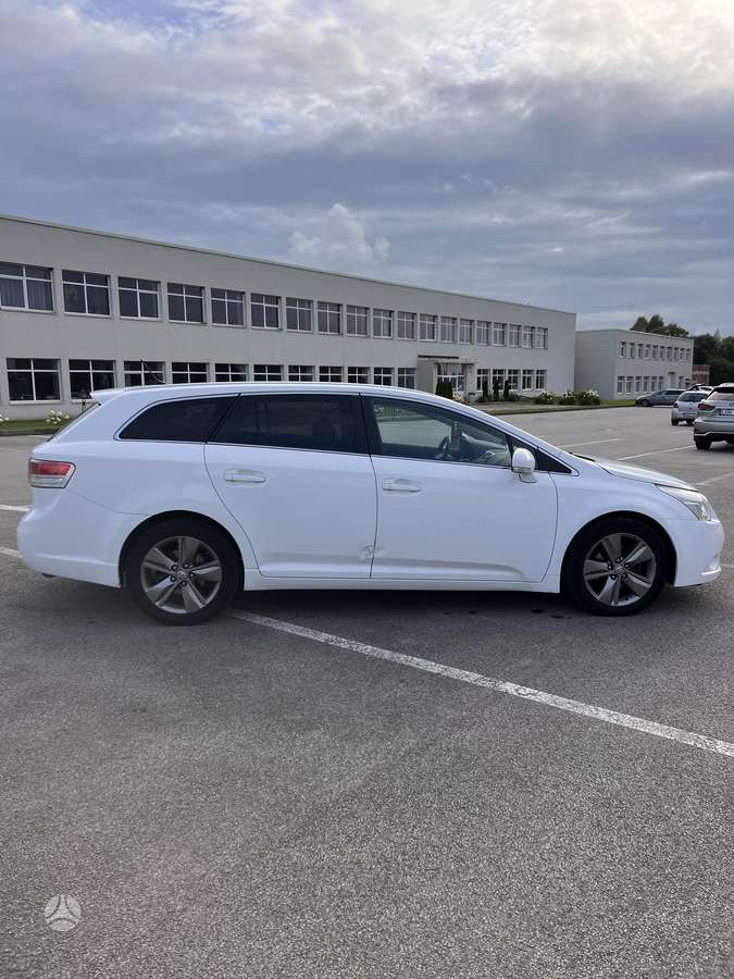 Toyota Avensis - 4