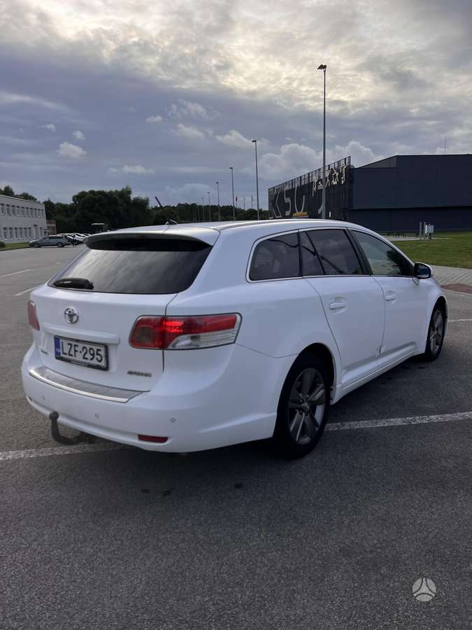 Toyota Avensis - 5