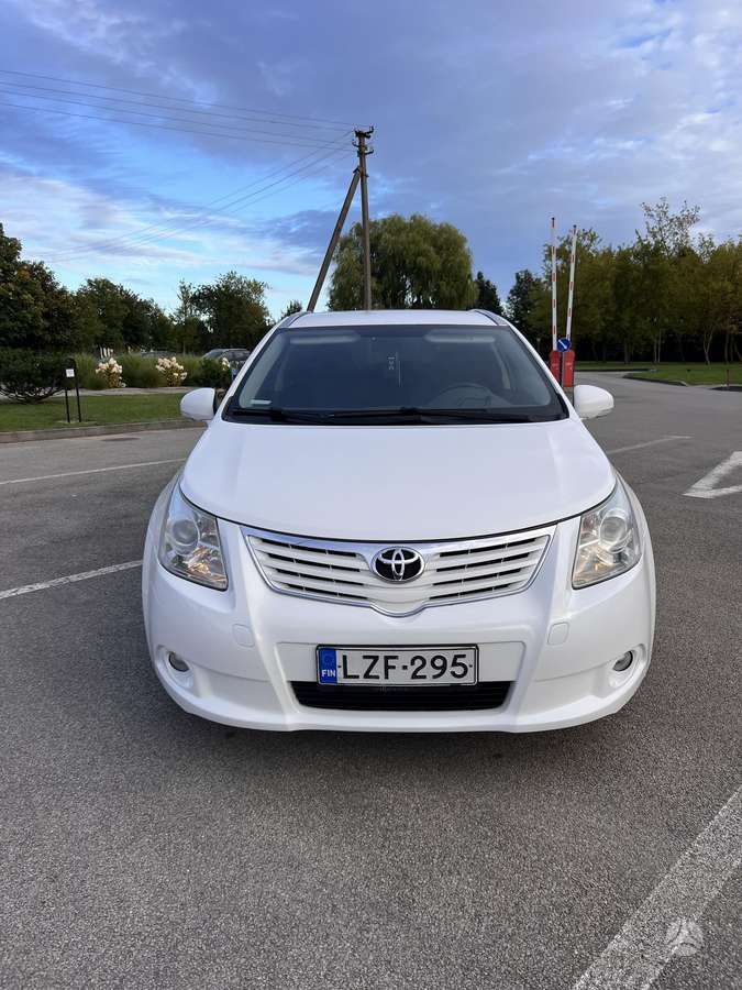 Toyota Avensis - 8