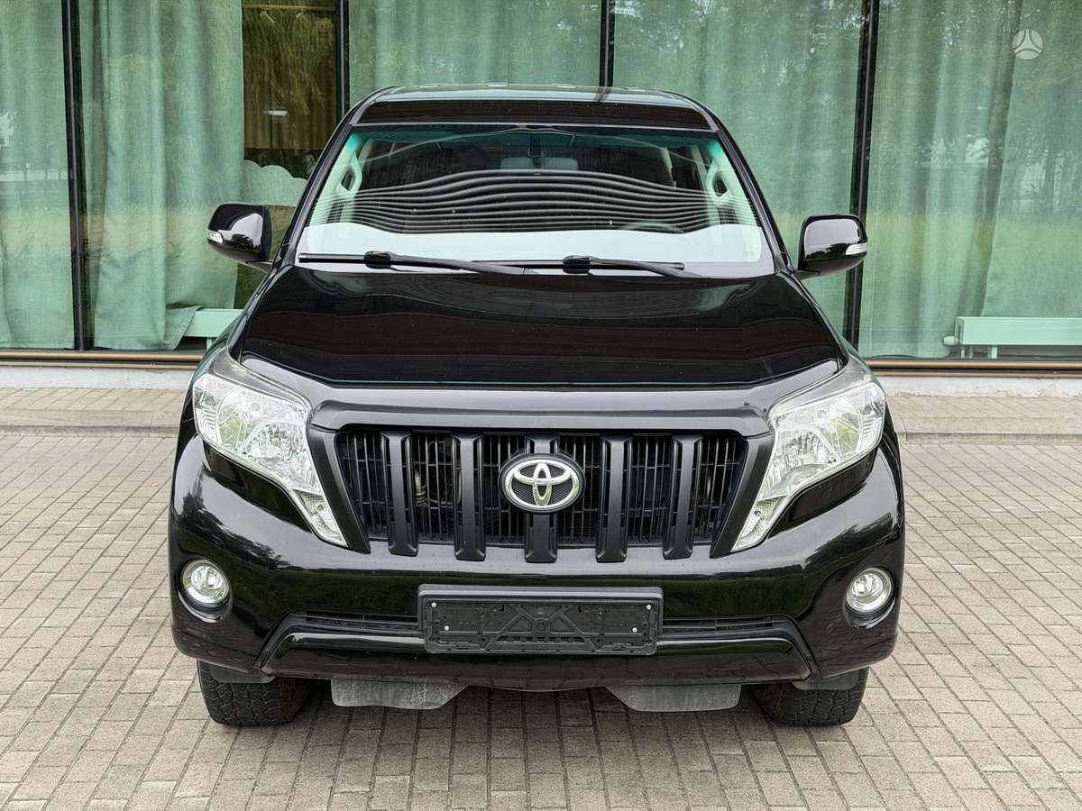 Toyota Land Cruiser - 2