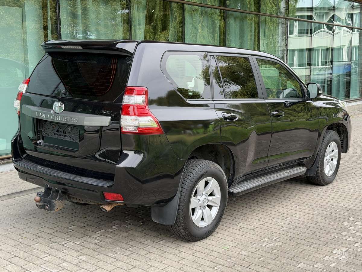Toyota Land Cruiser - 4