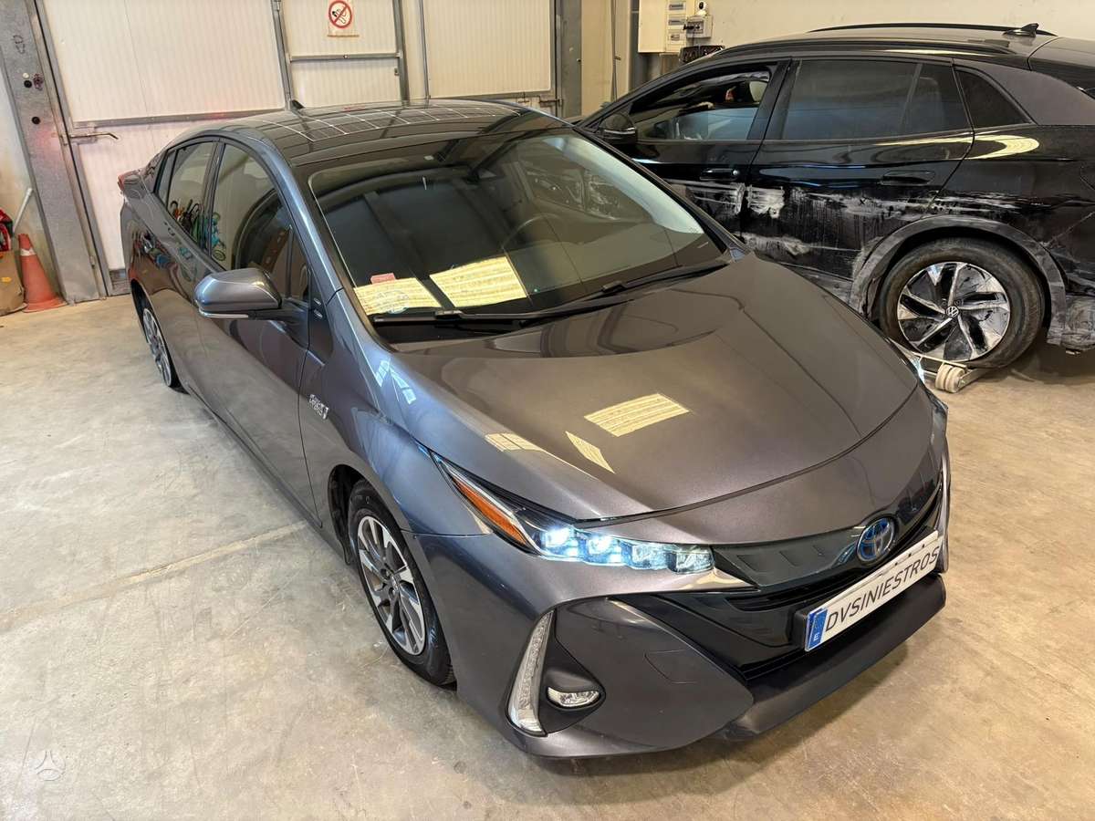 Toyota Prius Prime - 1