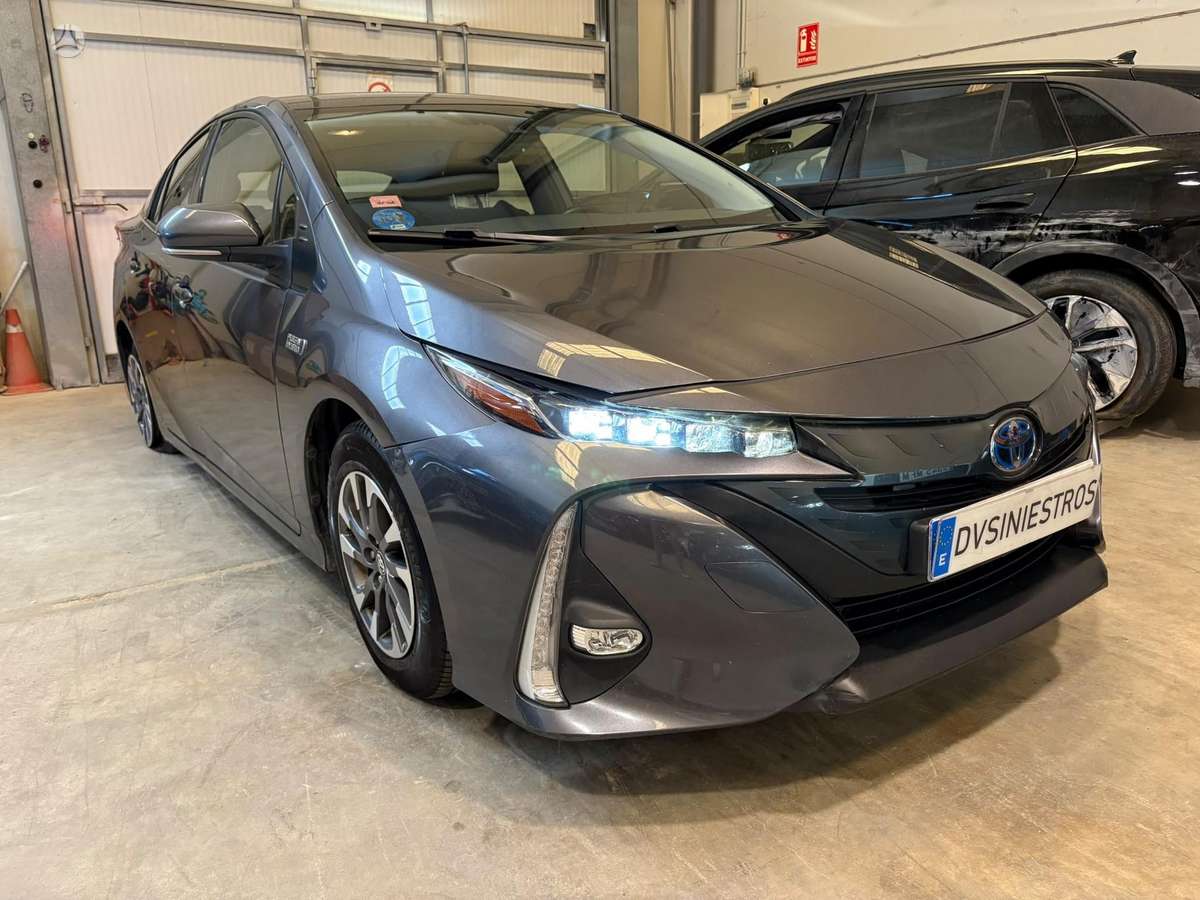 Toyota Prius Prime - 2