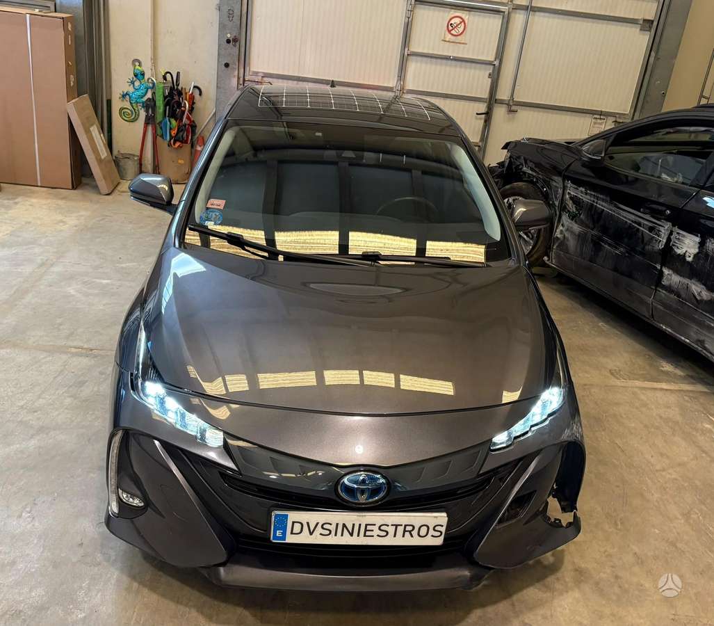 Toyota Prius Prime - 4