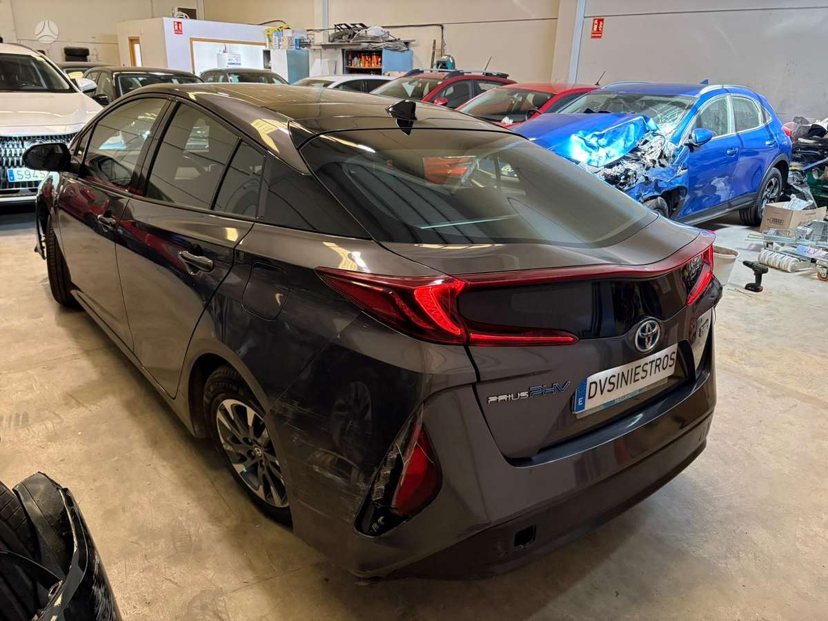 Toyota Prius Prime - 6