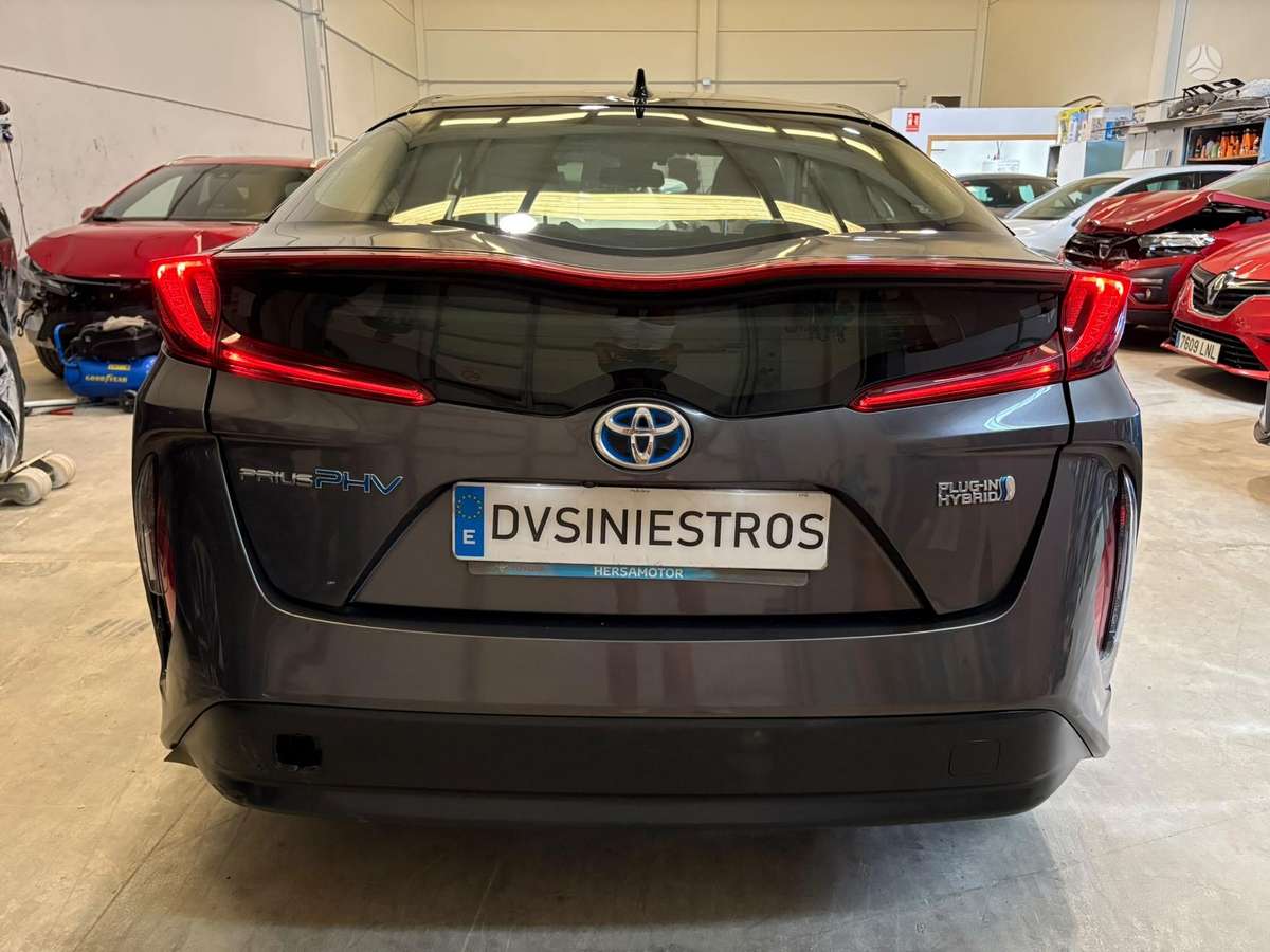 Toyota Prius Prime - 7