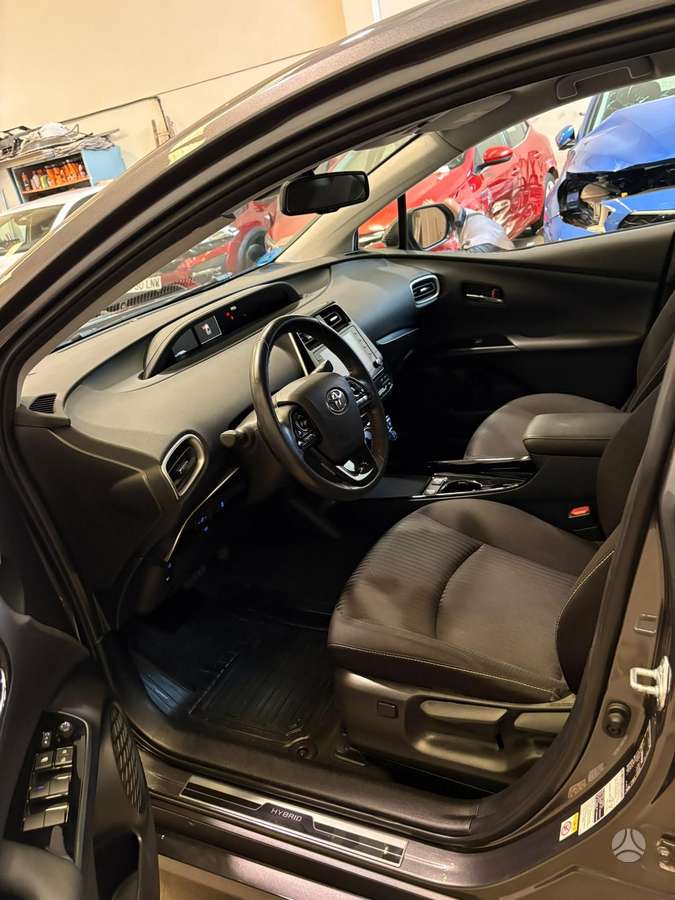 Toyota Prius Prime - 9