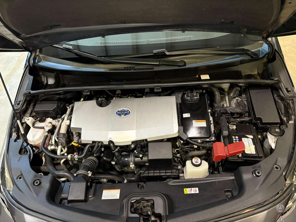 Toyota Prius Prime - 12
