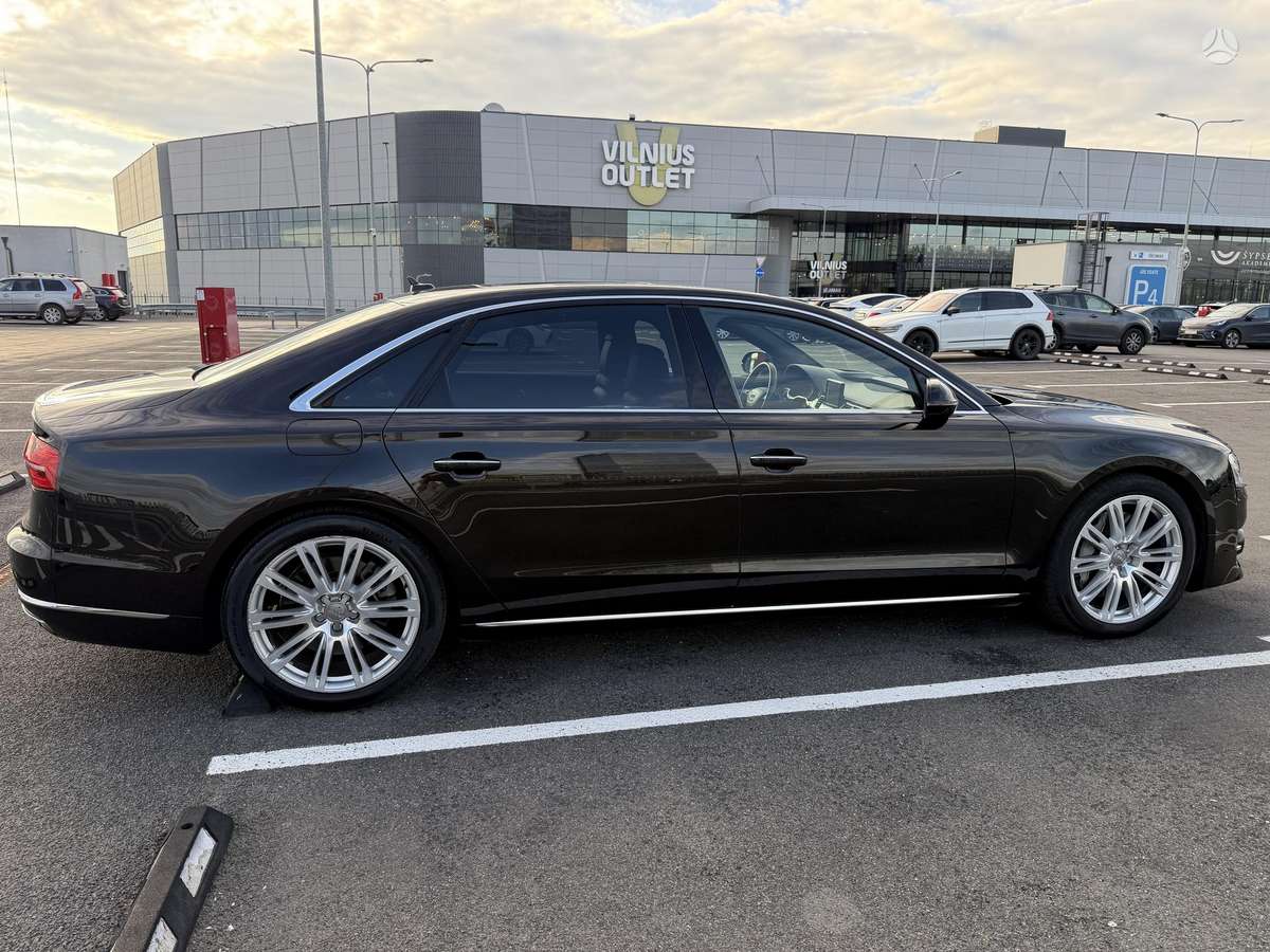Audi A8 L, 3.0 l., Седан