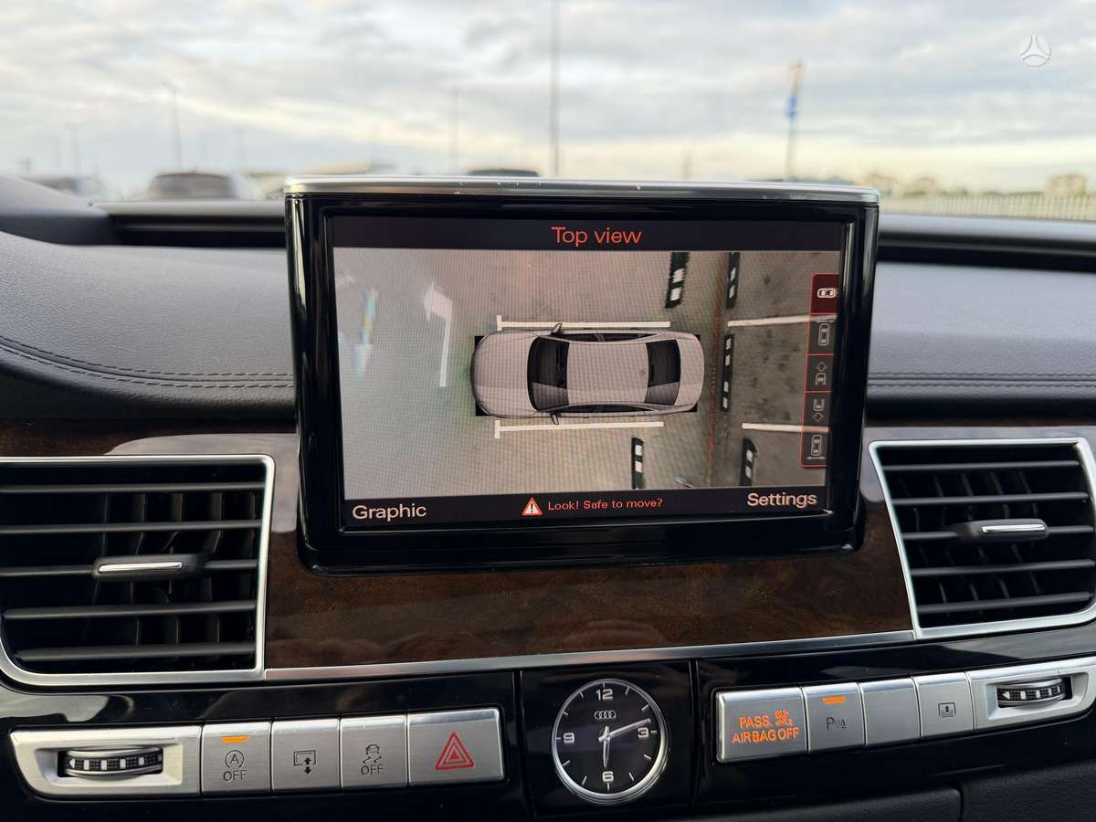 Audi A8 L, 3.0 l., Седан