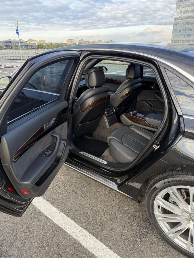 Audi A8 L, 3.0 l., Седан